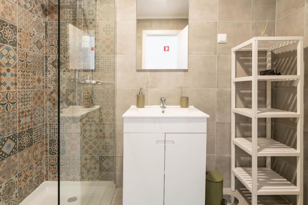 Casa Oliveira - Sunny 2-Bed Retreat Steps From The Beach Armação de Pêra Eksteriør bilde