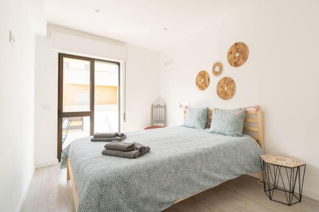 Casa Oliveira - Sunny 2-Bed Retreat Steps From The Beach Armação de Pêra Eksteriør bilde