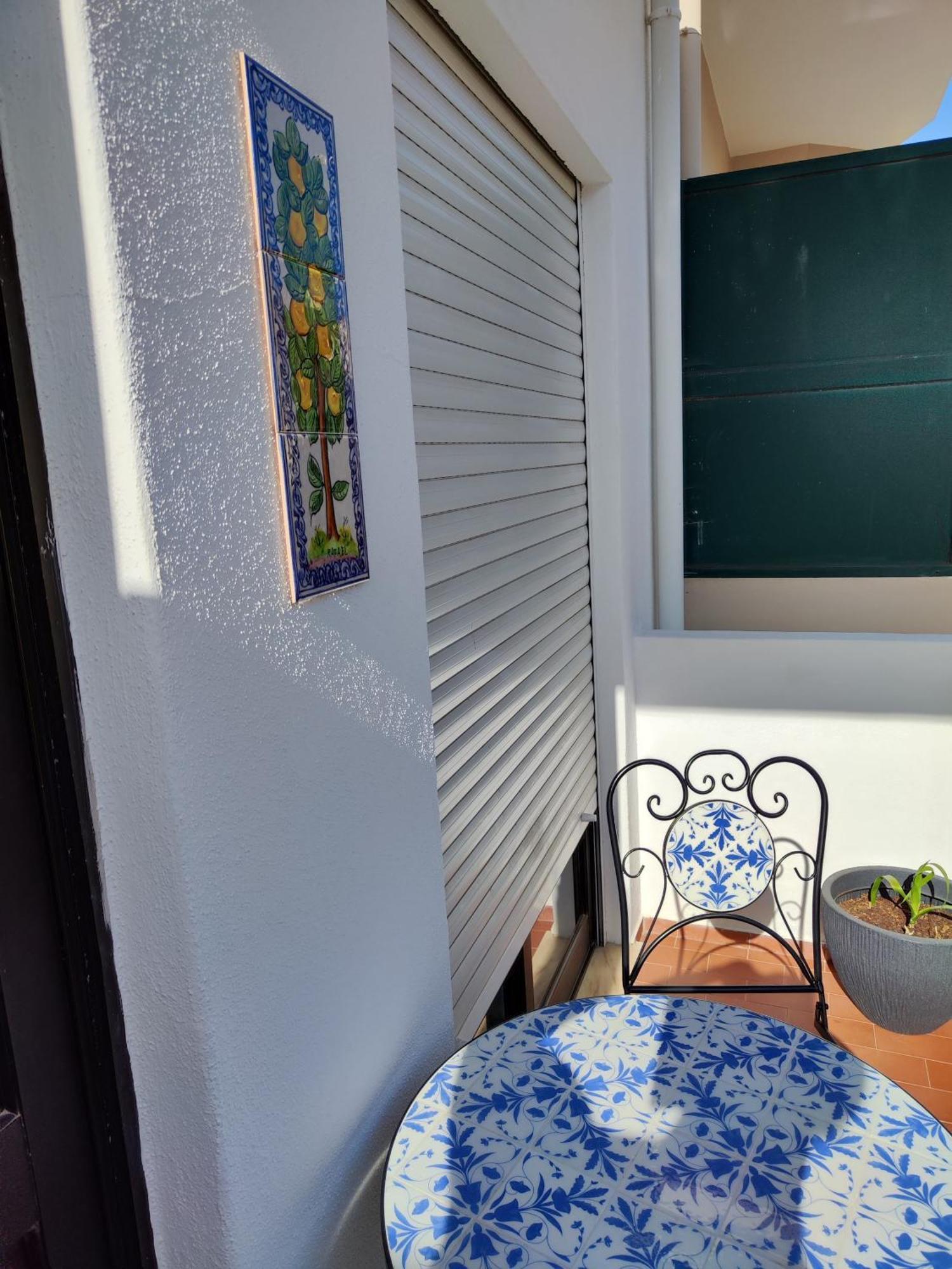 Casa Oliveira - Sunny 2-Bed Retreat Steps From The Beach Armação de Pêra Eksteriør bilde