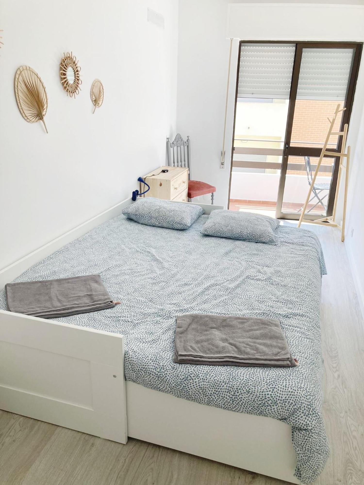 Casa Oliveira - Sunny 2-Bed Retreat Steps From The Beach Armação de Pêra Eksteriør bilde